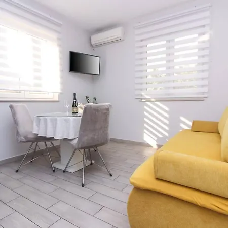 Apartment Pool House Luka Zadar