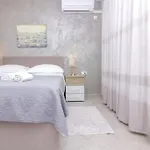 Pool House Luka Apartamento *