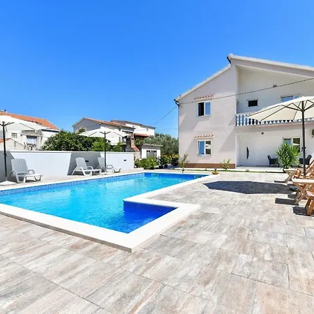 Апартаменты Pool House Luka *