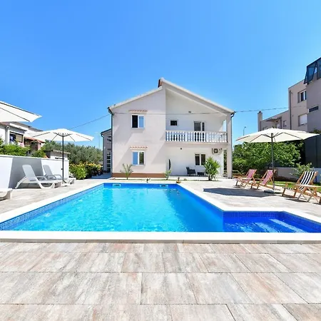 Apartmán Pool House Luka