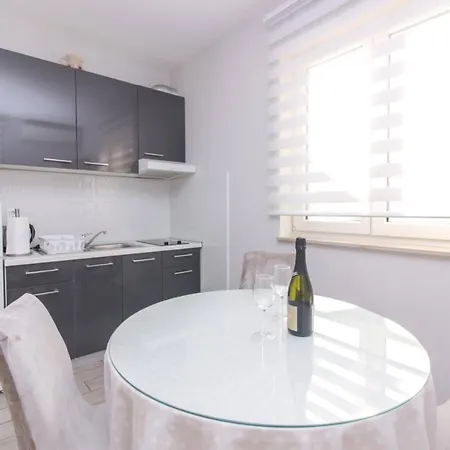 Pool House Luka Задар