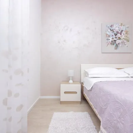 Pool House Luka Апартаменты