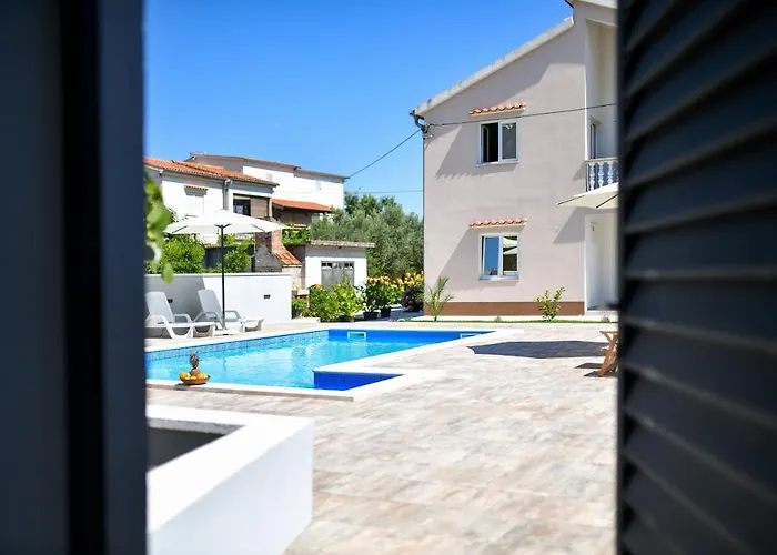 Appartamento Pool House Luka