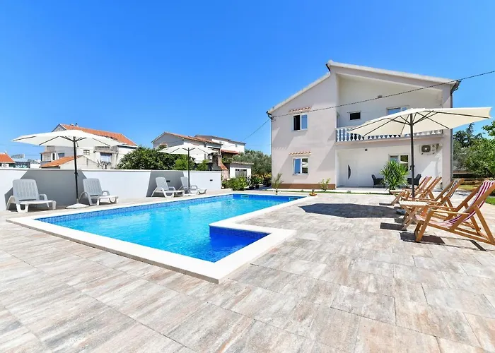 Appartamento Pool House Luka *