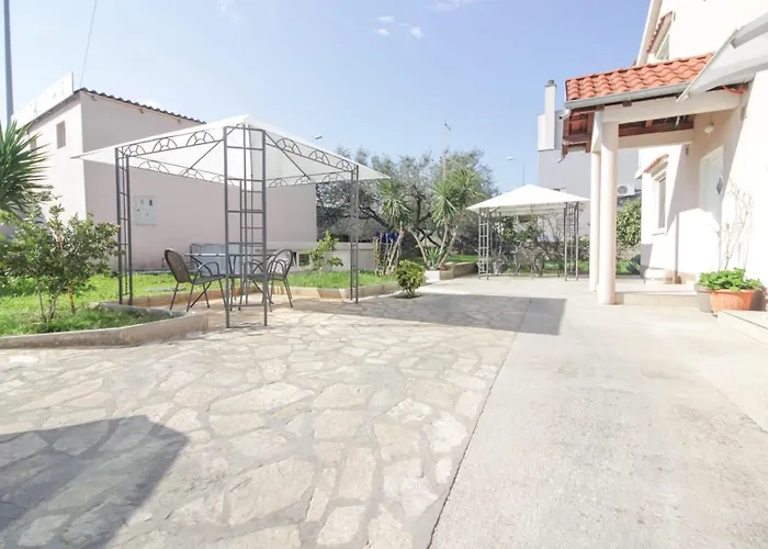 Pool House Luka Zara