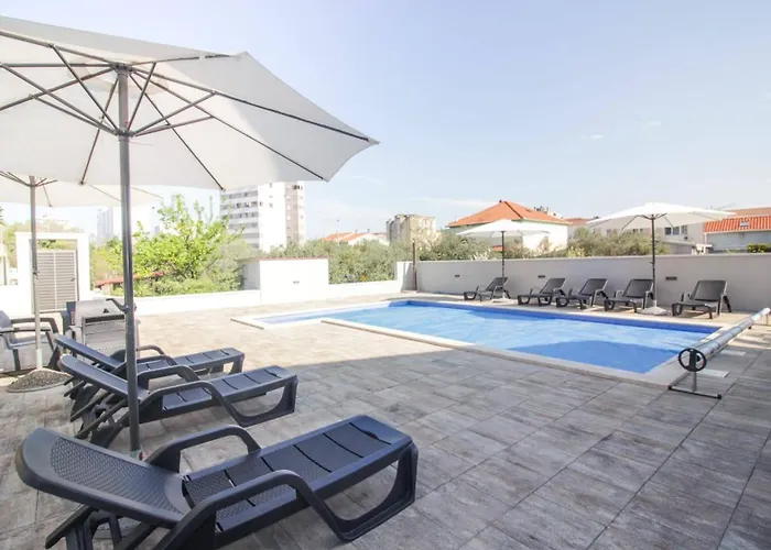 Pool House Luka Appartamento