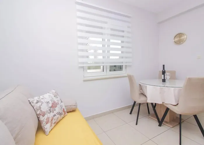 Pool House Luka Zara