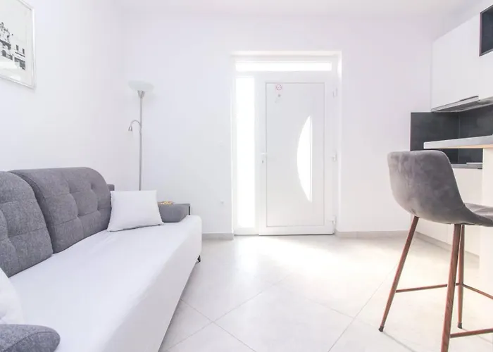 Pool House Luka Appartamento